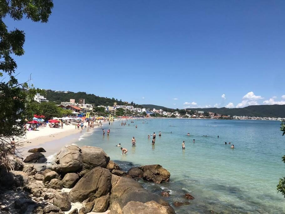 Apto Em Condominio No Centro De Bombinhas, Proximo Da Praia Exterior foto